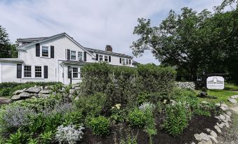 Lambert's Cove Inn & Resort