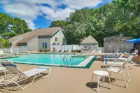 5 Mi to Mashpee Commons Coastal Mashpee Condo
