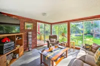 Cozy Waterfront Cottage w/ Deck on White River! - WiFi