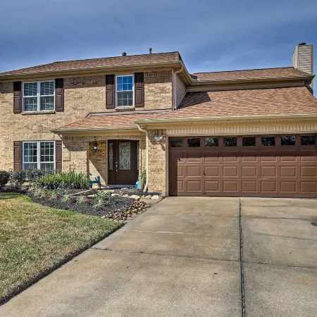 Houston Home with Private Outdoor Pool!