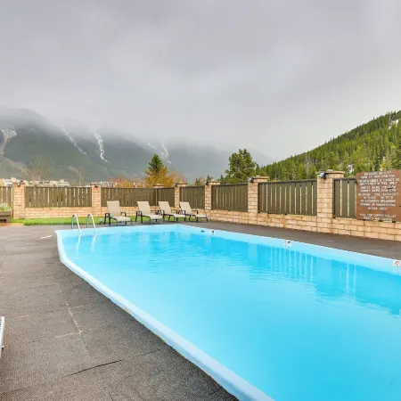 Pool and Ski-in Access Copper Mountain Condo!