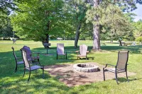 Simple Cranberry & Wine Farm Home w/ Fire Pit! - Homestays