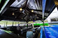 The Gold Beach Resort - Bars