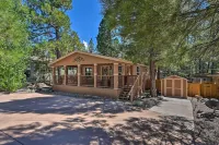Near Hiking: Munds Park Cabin w/ Deck & Yard - parcheggio