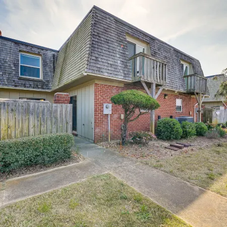 Kitty Hawk Vacation Rental 1 Mi to Beaches!