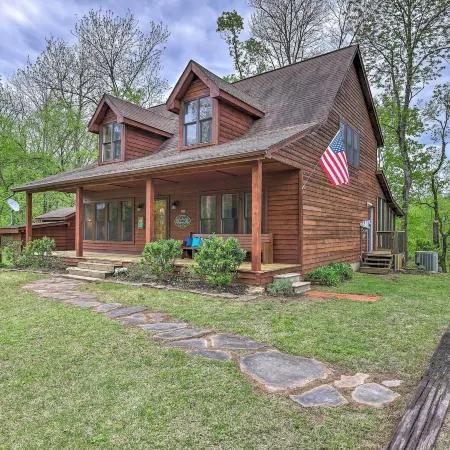 Updated Cabin on White River by Boat Landing!