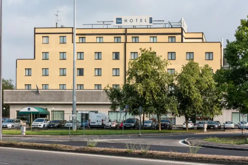 Idea Hotel Piacenza - parking