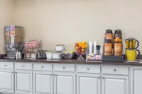 Super 8 by Wyndham Gainesville - breakfast
