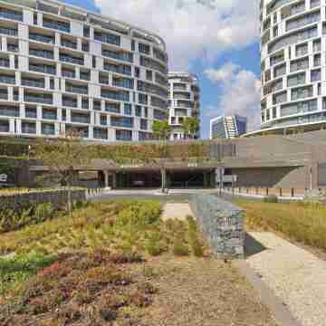 Ellipse Waterfall 3911 Hotel Exterior