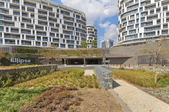 Ellipse Waterfall 31002