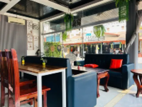 Domon Riverside Hotel