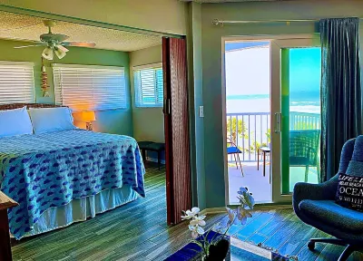 Oceanfront condo with patio, pool/pet friendly