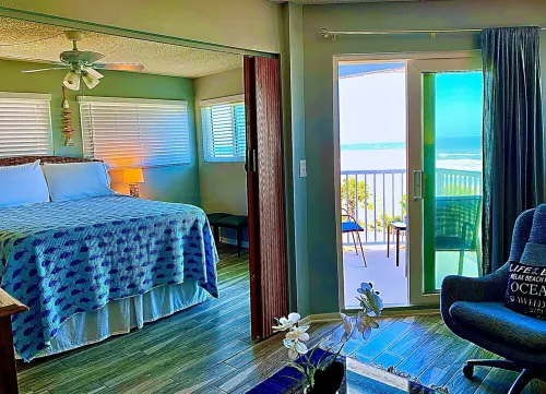 Oceanfront condo with patio, pool/pet friendly