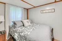 Cabin on Working Highland Cattle Farm in Kentucky Hotel a Jackson County