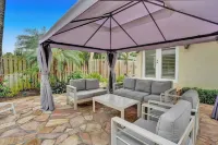 Coral Ridge Getaway by Avantstay Pool, Hot Tub, Billiards + 5mins to Beach!