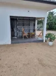 House on 2 hectares of land on the Canal 5 minutes from the sea
