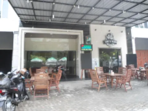 Cemara Asri INN Hotel di Medan Estate