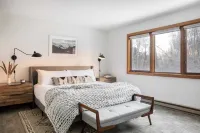 Pandora by AvantStay Modern Mountain Escape in Great Location @ Entrance of Bear Creek Trail Hotels near Telluride Regional Airport