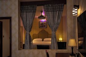 Ratna Hotel