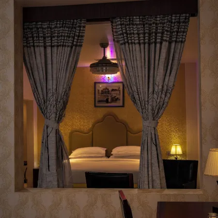Ratna Hotel