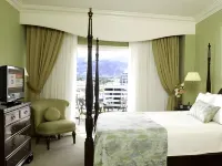 Courtleigh Hotel & Suites โรงแรมใน