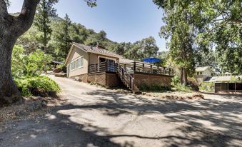 Boat Ramp and Dock Waterfront Home on Clear Lake