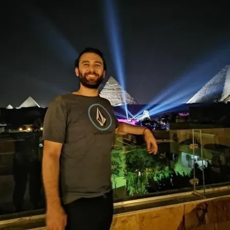 Life Pyramids Inn