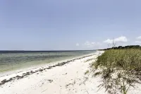 Port St Joe Beach House w/ Pool Access! - parking