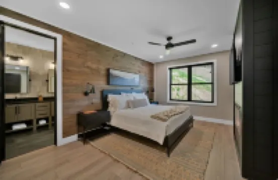 Luxe Lodge/Heated Pool/Hot Tub/Game Room/Sleeps 22/Rocky Top Sports Complex