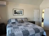 Beautiful Bear Lake House, with big grassy yard, 4 mins to North Beach.