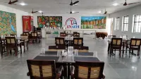 Ganesh Beach Resort فنادق في Manjakuppam