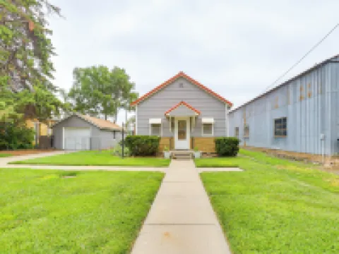 Dtwn Belleville Home w/ Yard < 1 Mi to High Banks Hotels in Belleville