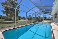 Spring Hill Home w/ Pool ~ 1 Mi to Weeki Wachee - 3-Star