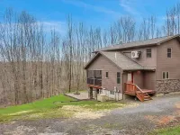 Hidden Gem💎Large Ellicottville Chalet🍁Woods⛷ Hot Tub 🕹️ Arcade Fun 🔥Fire Pit 曼斯費爾德酒店