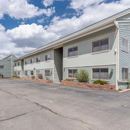 Spacious, 4Br Group Retreat , Fireplace, Deck with Views, Rmnp