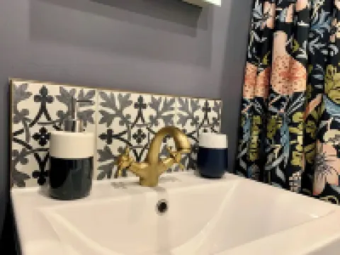 The Fieldhouse: Cosy Pet-Friendly Norfolk Broads Retreat Hotels in Halvergate