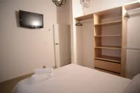 Colonial Villa in Nueva Esparta WiFi, AC, hot tub, parking, mountain view, 2 Bed Hotels in Margarita Island