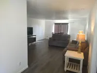 Charming 3-Bedroom House in Iola Hotels in Iola