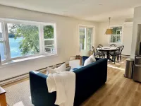 Renovated 2-bedroom lake home on private lake minutes from countless amenities - Chalets