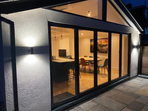 Best house on the street! Up to 10 guests- perfect for families, contractors