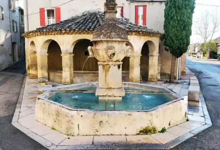 Charming gîte with private spa and river at the bottom of the garden. Baronnies