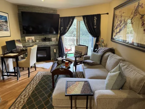 Cozy Mountain retreat Nottingham Lake Front on Avon near Beaver Creek Ski Area