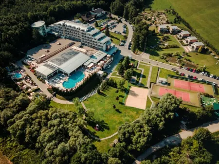 Wellness & Spa Hotel Kaskady Отели в г. Вигляш