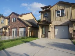 3-bedroom townhome in excellent Houston 15 MIN FROM DOWNTOWN/NRG STADIUM