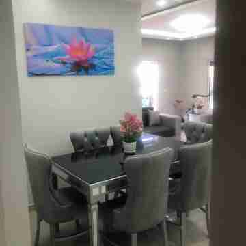 New condo in the royals Hills area Family, friendly, quiet neighborhood Others