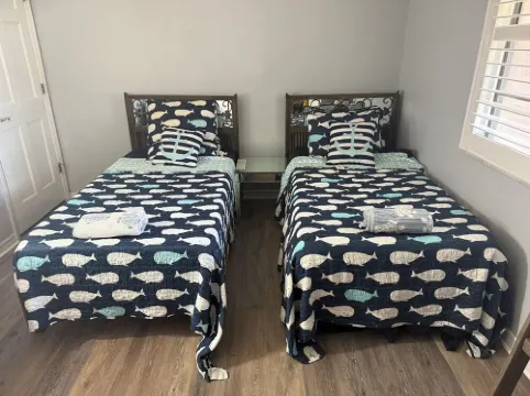 Gulfview Luxury Villa - Waterfront, Spacious, 5 Bed, Heated Pool, Direct to Gulf