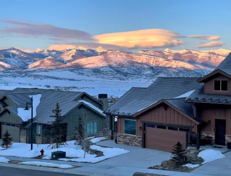 Spacious Modern BRAND NEW 4-BR/4-BA townhome - Views of ALL Park City Ski Runs!