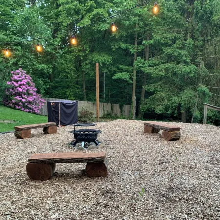 Log Cabin in the Woods with Hot Tub,  Pool Table ,Wifi !