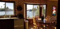 Willow Lake Waterfront 3 Bedroom house with AC & WiFi in gorgeous Discovery Bay