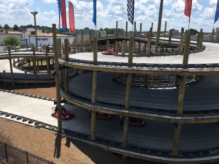 Pool Table  Wifi  Fireplace  Mins to Hospitals no hottub